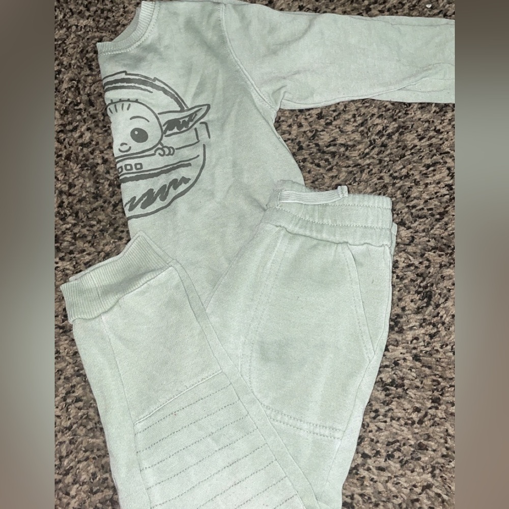 2pc Baby Yoda Outfit💚 4T 🖤Star Wars🖤